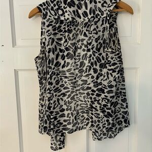 Eccoci size 8 silk sleeveless blouse in black & white.